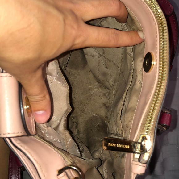 Micheal kors purse - Picture 8 of 9